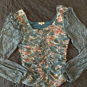 Gimmicks by BKE Floral Ruched Lace Blouse